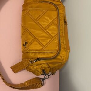 Lug Rumble in Amber Yellow EUC